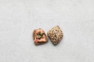 SBS_M├©rk_kernestykke_med_pynt