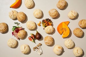 220092_220093_MIDI-ROZENBROODJE-WIT-&-VOLKOREN_ARTISTIEKE-SFEER_v1