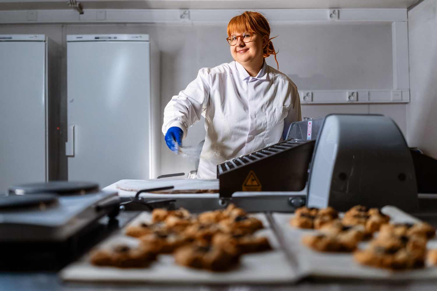 Lantmännen Unibaken Hyvinkään leipomon tuotekehittäjä Sonja Heliranta ja joulutortut