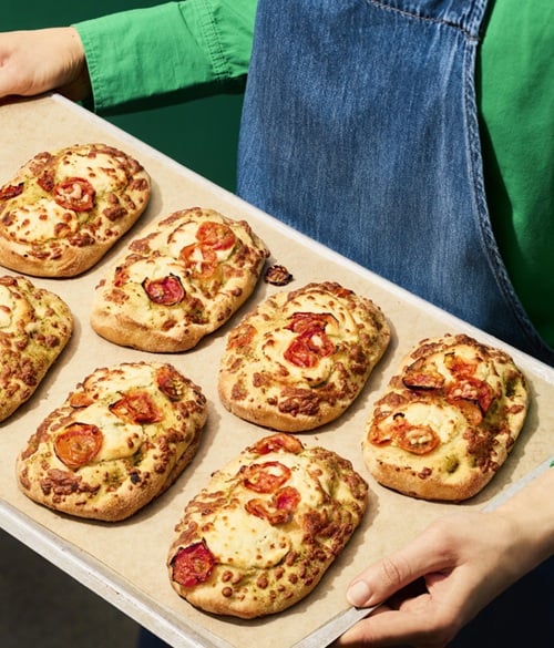 vuohenjuustofocaccia pellill&auml; 